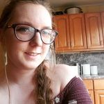 Holly Strong - @hollipop196 - Instagram