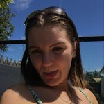 holly - @holly.wessely - Instagram