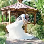 Holly Wesseldine - @holly.wesseldine - Instagram