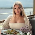 Iana Strakhova - @yanochka_paris - Instagram