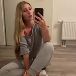 Imogen Hewitt - @sarmrur - Instagram