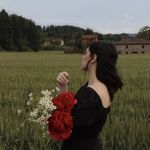 Inªs - @inasimstrn - Instagram