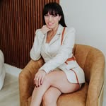 Indra Lemus - @indrasellsswfl - Instagram