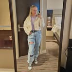Iona Phillips - Facebook