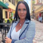 Fiona Robinson. Options 1 Realty - @fiona_robinson_realtor - Instagram