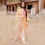Iqra Munir - @iqra.munir.5496 - Instagram