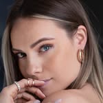 Angela Robusti - @anneannetteiris - Instagram