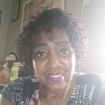 Iris Bowen - @irisbowen44 - Instagram
