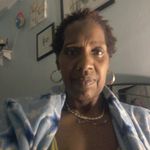 @irisbowen58 - Instagram