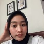 Iris Boyle - @iris.boyle.98 - Instagram