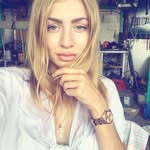 Iris Burke - @irisburke33 - Instagram