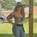 Iris Canales - @canalesiris - Instagram