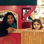 Iris Alfaro De Decker - @catrachita1 - Instagram