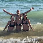 Íris Leal - @iris.friends_ - Instagram