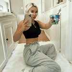 @irisgraham.201 - Instagram