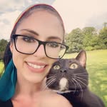 Iris Hood - @iriscatsitter - Instagram