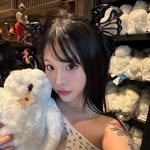 鄭Iris Jung - @jungchenyi - Instagram