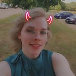 Iris Koenig - @irisofmanor - Instagram