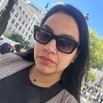 𝐈𝐫𝐢𝐬 𝐋𝐞𝐚𝐥 - @irissleal - Instagram