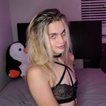 Iris Lovell - @eyeforaniris - Instagram