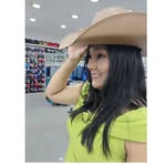 Iris Mencias - @irismenciasoficial - Instagram