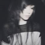 Iris Noel - @_dying_in_the_light_ - Instagram