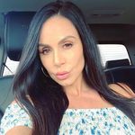 Iris Nolan - @bunnyblue4l - Instagram