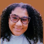 Íris | Reading with Iris - @readingwithiris - Instagram