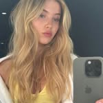 Iris Reagan - @violetynznm - Instagram