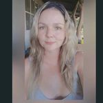 Iris Webb - @iriswebbcr - Instagram