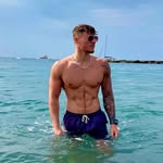 @isaacburt_ - Instagram