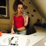 Isabel Macdonald - @rizzell_187 - Instagram