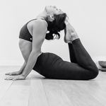 Isabel HUENUL - @isabelyoga.paris - Instagram