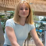 Isabel Phillips - @izzybeebabie - Instagram