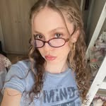 Isabel Rowe - @sullengirl06 - Instagram