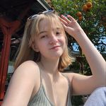 Isabella Squires - @bellarino_frappuccino - Instagram