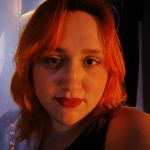Isabell Decker - @dressingoutsidethebox - Instagram
