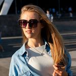 Isabella - Social Media Expert - @isabella_decker78 - Instagram
