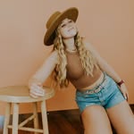 Isabella Keller - @izi_keller - Instagram