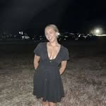 Isabella Neumann - @izzy.neumo - Instagram