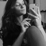Isabelle Burt - @isabellebrt233 - Instagram