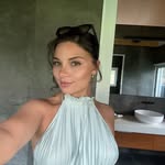 Isabelle Nicolas - @izzynicolas - Instagram
