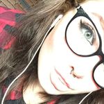 Isabelle Price - @6shewolf6 - Instagram