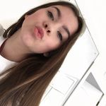 ISABELLA TRAVERS - @isabellat.yt - Instagram