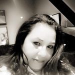 Isela Campos - @rosanegrete373 - Instagram