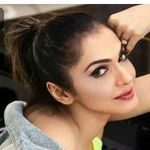 Isha koppikar - @divyabhhartii - Instagram