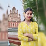 Isha Paul - Facebook