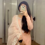 ISHA🖤 - @isha_.singhal - Instagram