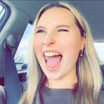 Isis Brown - Facebook