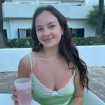 izzy - @isobelcobbx - Instagram